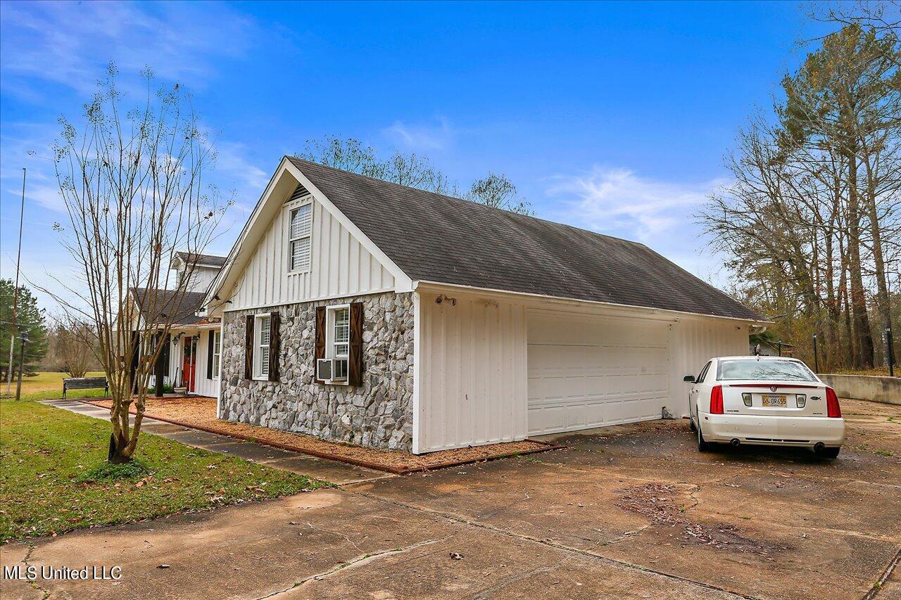 150 Goodman Road Pelahatchie, MS 39145 - Photo 4 of 36 04-150 Goodman Rd