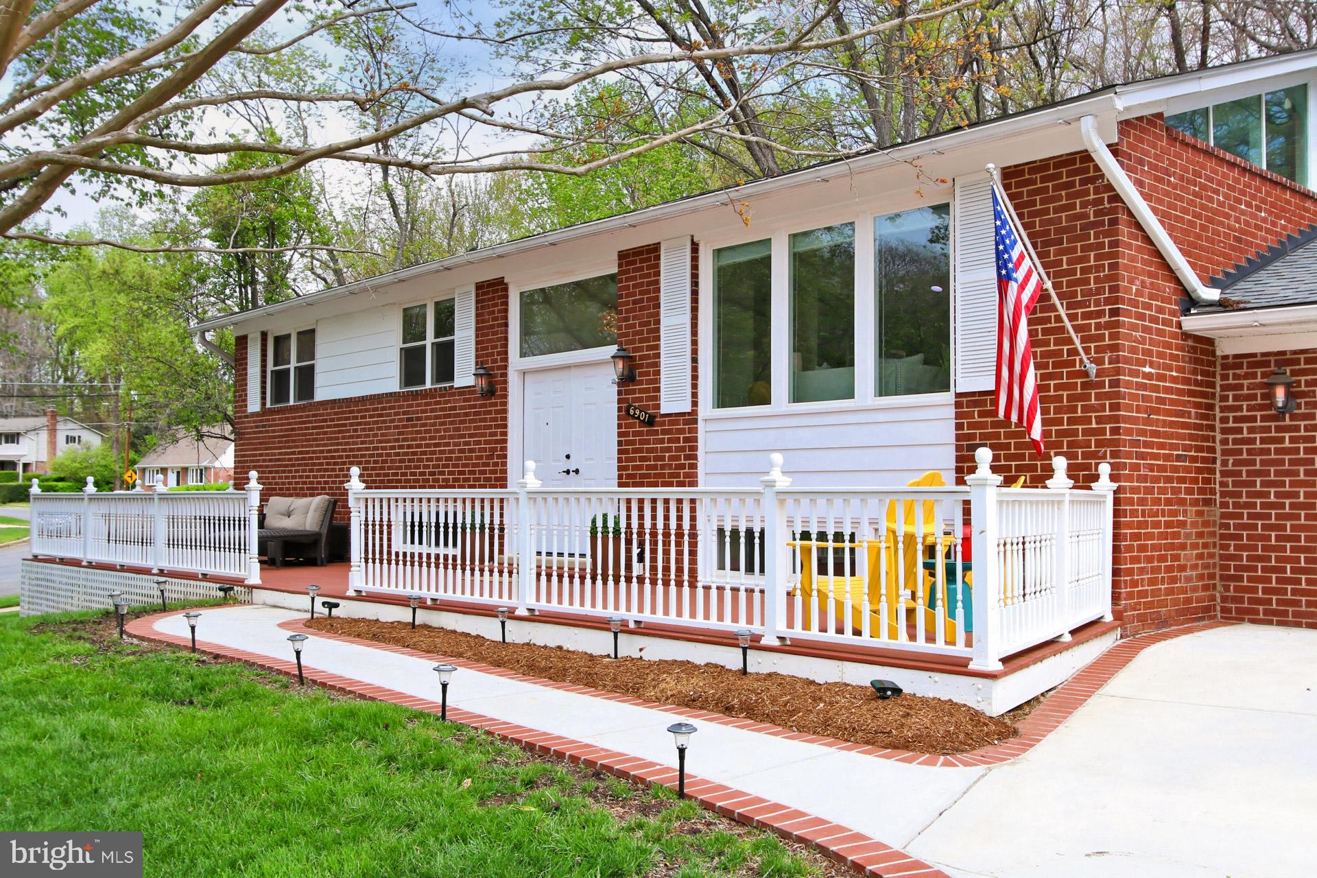 6901 Vancouver Road Springfield, VA 22152 - Photo 3 of 47 Amazing front porch