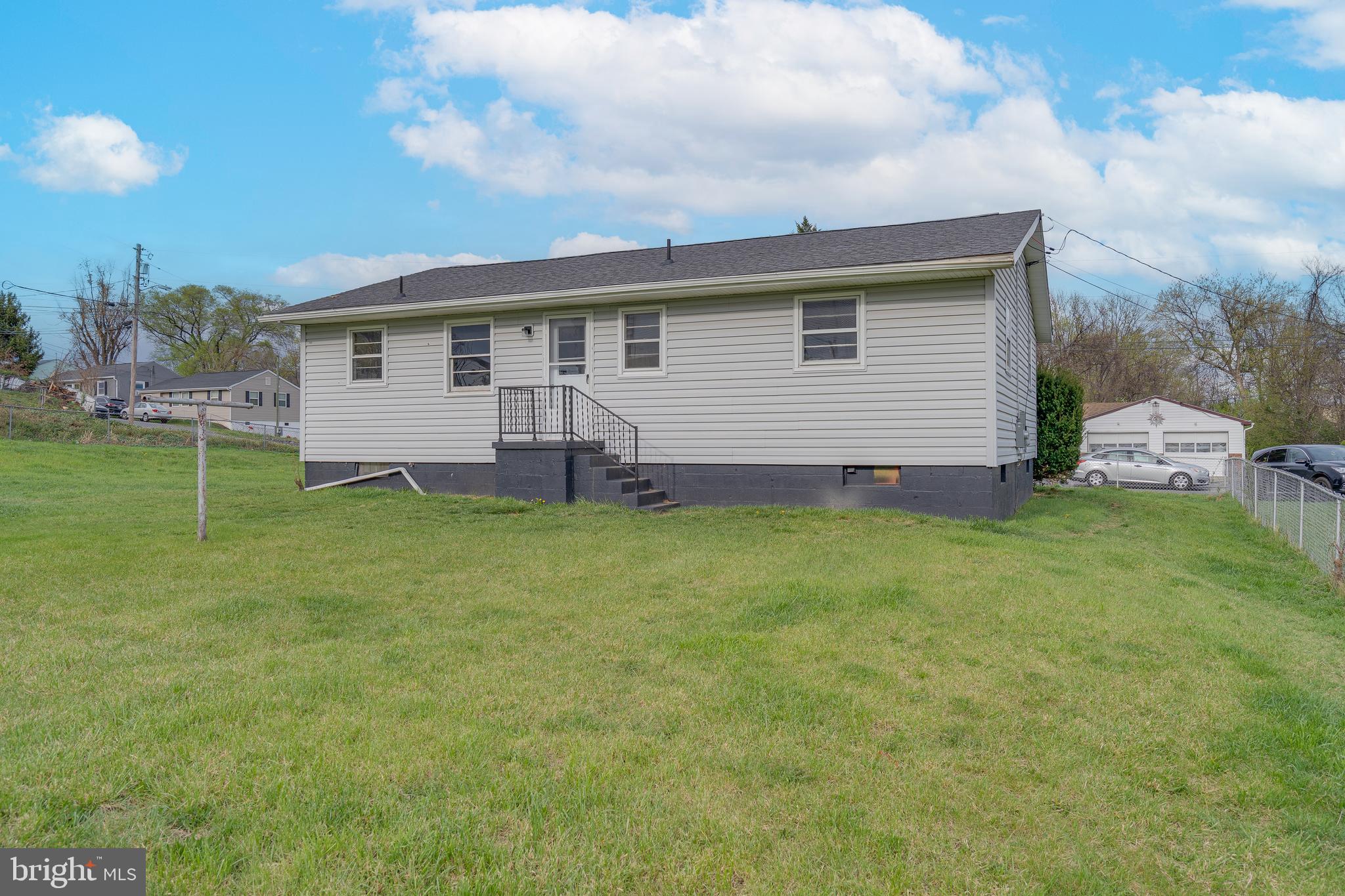 304 South Reymann Street Ranson, WV 25438 - Photo 32 of 38