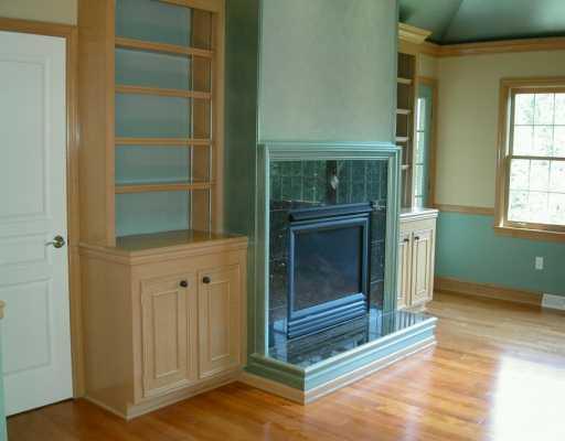 515 Farndale Road, Unit 515 Pittsburgh, PA 15215 - Photo 4 of 8 Den/Family/Great Room.