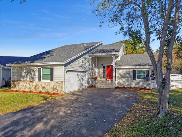 $829,000 | 14914 Southwest 142nd Place, Miami, FL 33186