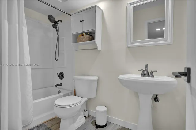 $829,000 | 14914 Southwest 142nd Place, Miami, FL 33186