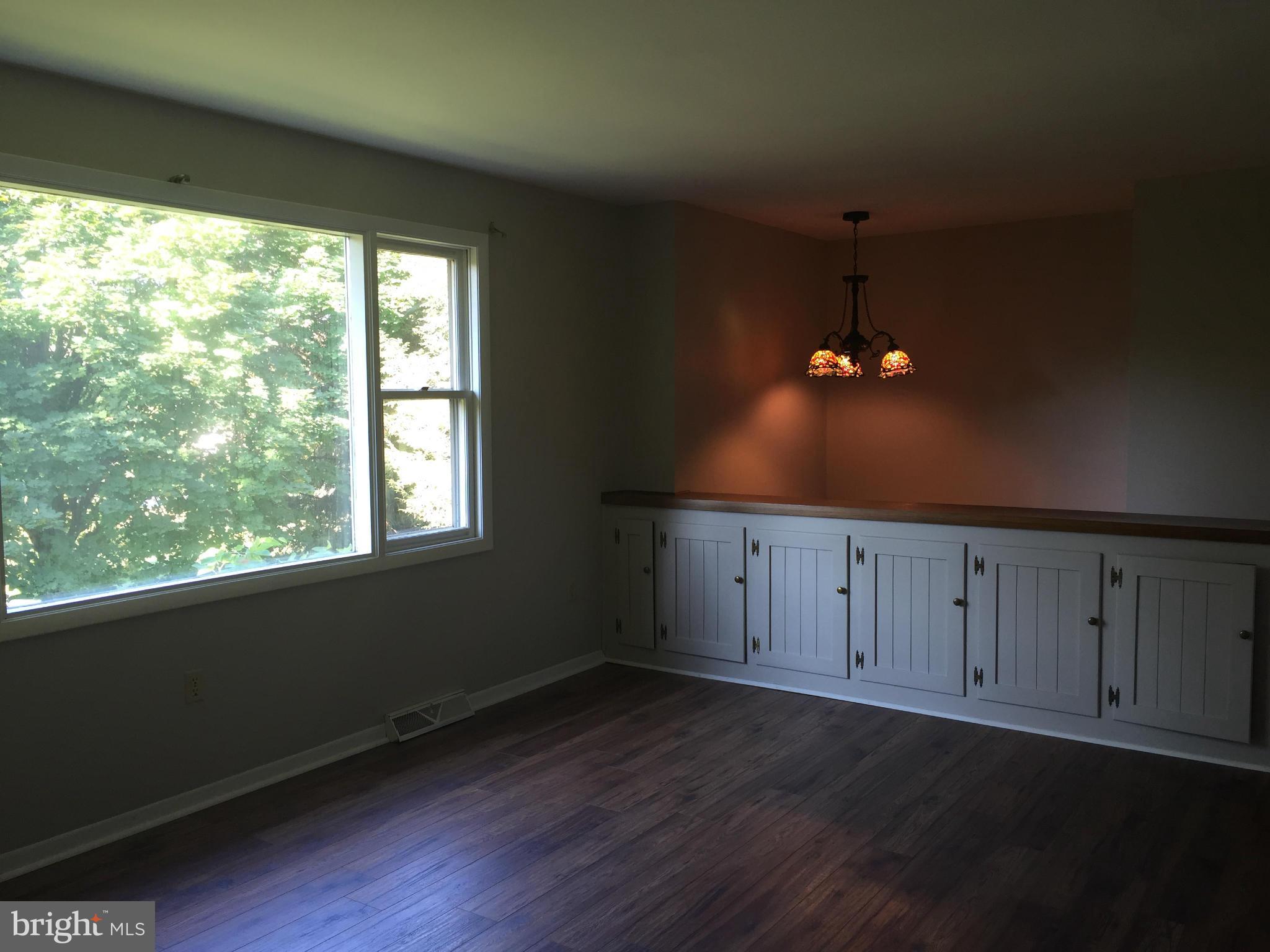 18036 Lappans Road Fairplay, MD 21733 - Photo 5 of 27 Living Room
