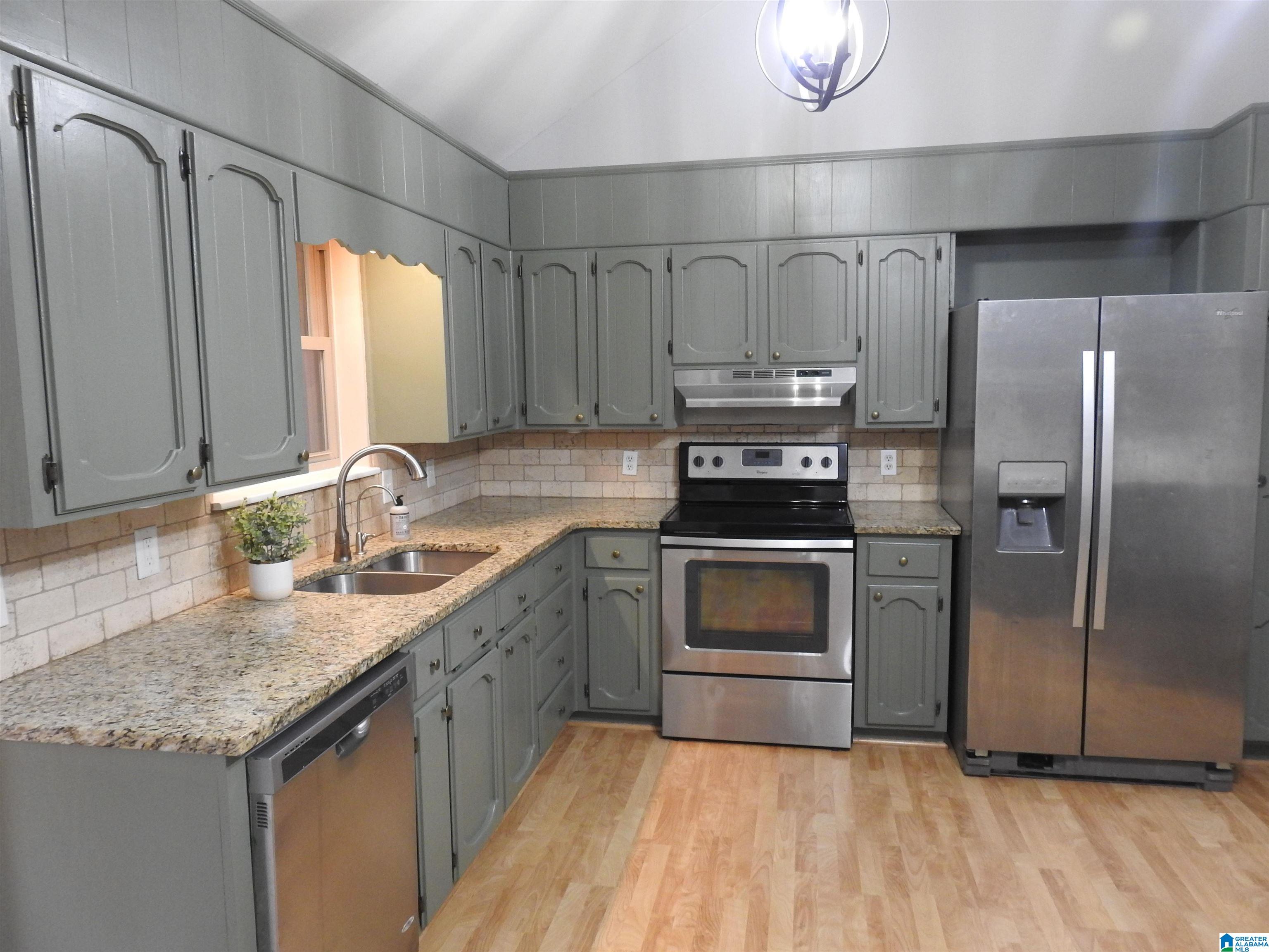 340 Comanche Street Montevallo, AL 35115 - Photo 7 of 28