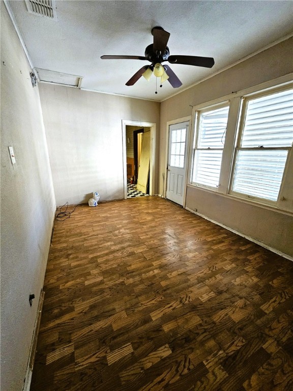 3218 McArdle Road Corpus Christi, TX 78415 - Photo 21 of 32 a view of an empty room with a window