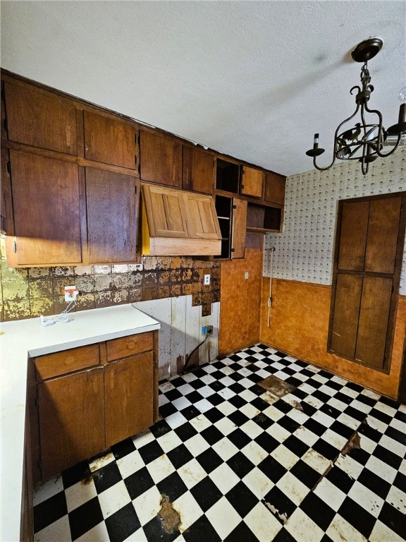 3218 McArdle Road Corpus Christi, TX 78415 - Photo 10 of 32 a bedroom with a bed and a cabinets