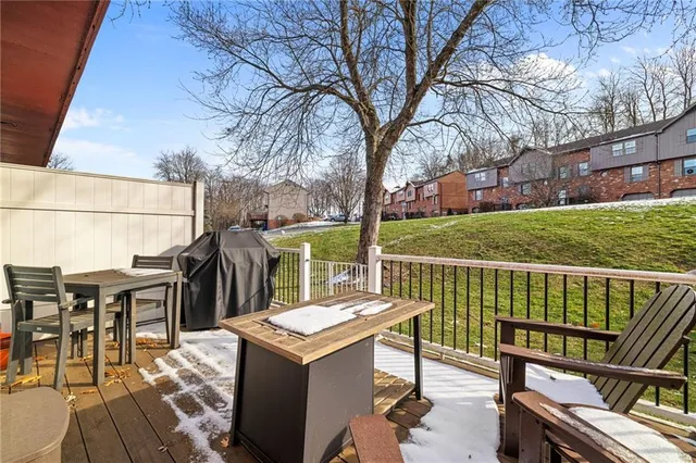 $205,000 | 303 Timberglen Drive, Imperial, PA 15126