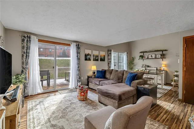 $205,000 | 303 Timberglen Drive, Imperial, PA 15126