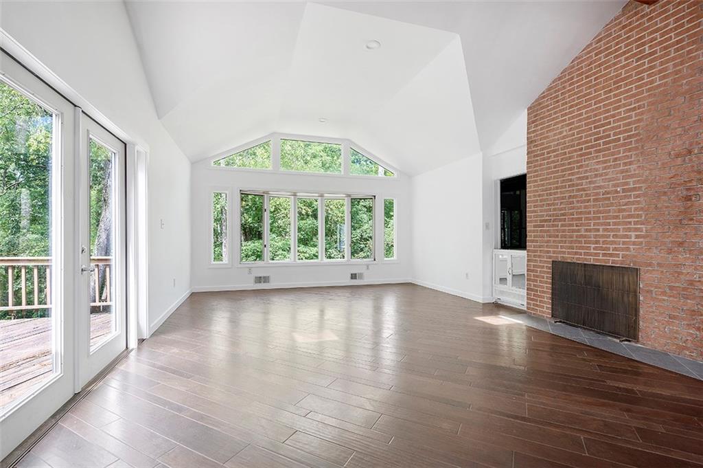213 Guyasuta Road Pittsburgh, PA 15215 - Photo 5 of 25 Gallery Image 5
