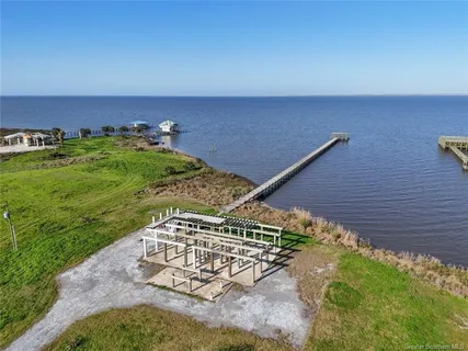 $575,000 | 316 Calcasieu Lake Drive, Lake Charles, LA 70607