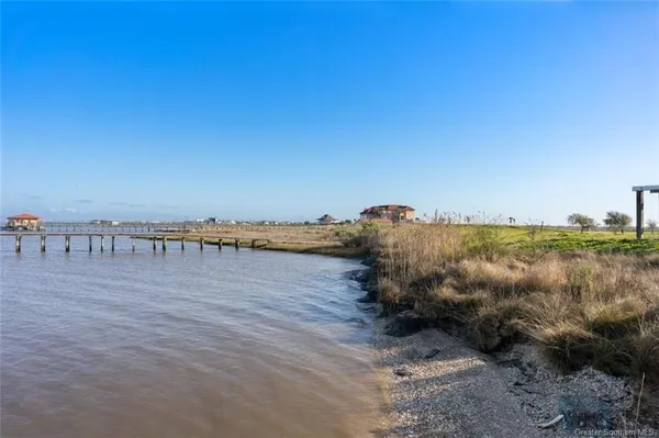 $550,000 | 316 Calcasieu Lake Drive, Lake Charles, LA 70607