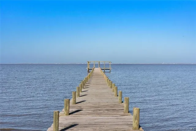 $575,000 | 316 Calcasieu Lake Drive, Lake Charles, LA 70607