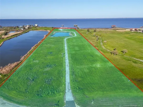 $550,000 | 316 Calcasieu Lake Drive, Lake Charles, LA 70607