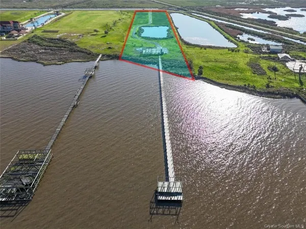 $550,000 | 316 Calcasieu Lake Drive, Lake Charles, LA 70607