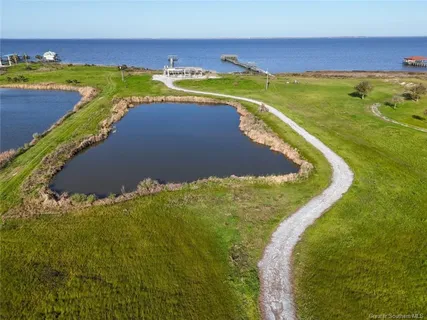 $575,000 | 316 Calcasieu Lake Drive, Lake Charles, LA 70607