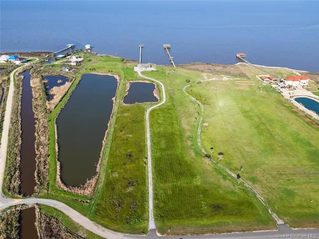 $575,000 | 316 Calcasieu Lake Drive, Lake Charles, LA 70607