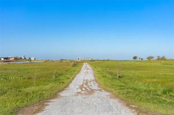 $550,000 | 316 Calcasieu Lake Drive, Lake Charles, LA 70607