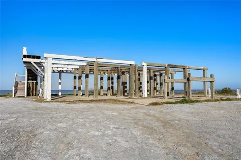 $575,000 | 316 Calcasieu Lake Drive, Lake Charles, LA 70607