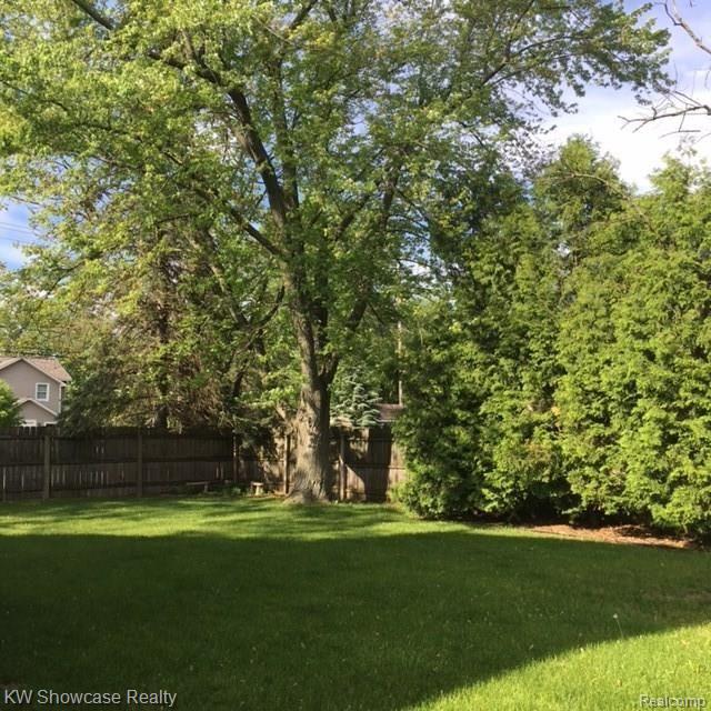 791 Heights Road Lake Orion, MI 48362 - Photo 6 of 26 IMG_1971 (1).JPG