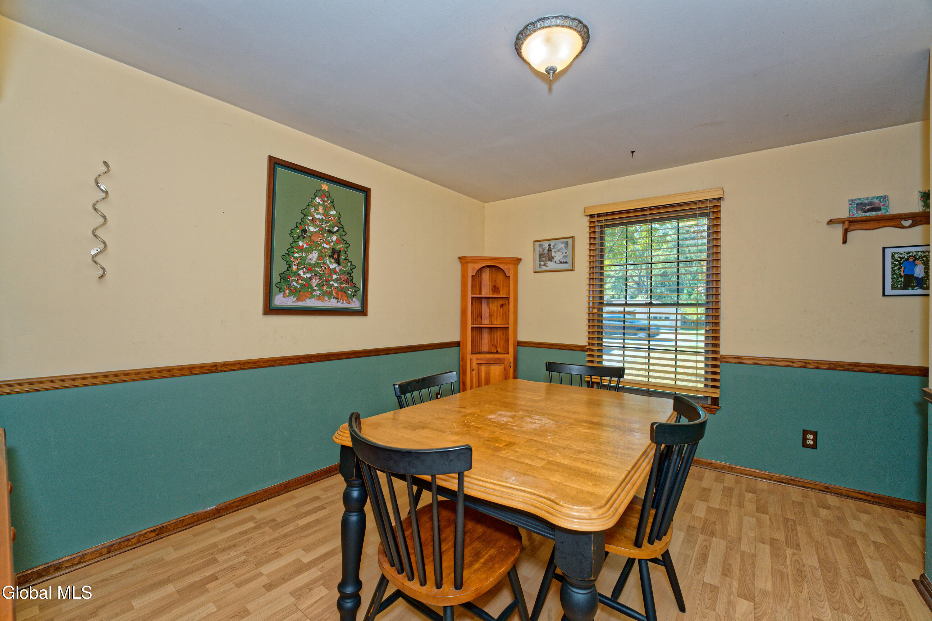 504 Swaggertown Road Glenville, NY 12302 - Photo 15 of 56 3 Diningroom 2