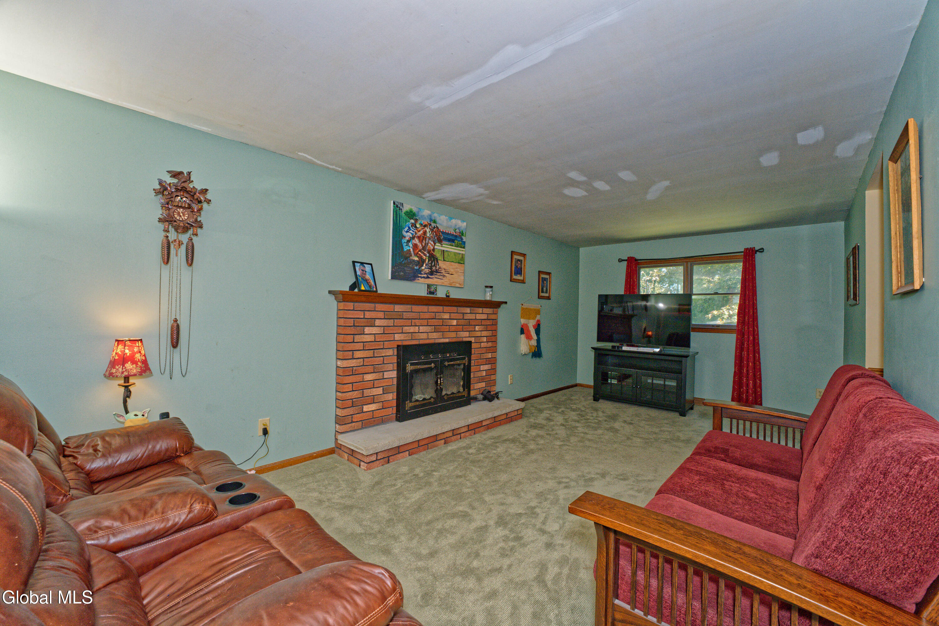 504 Swaggertown Road Glenville, NY 12302 - Photo 6 of 56 1 Livingroom 2