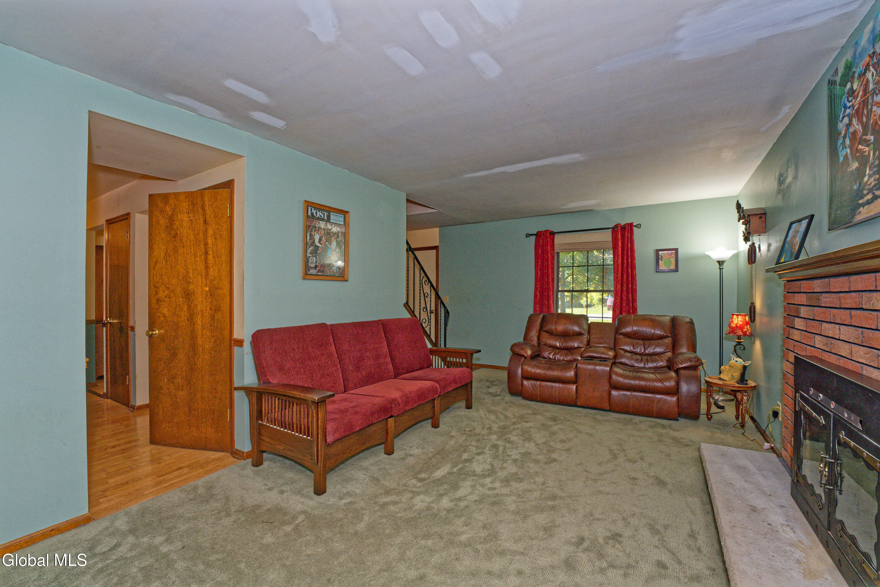 504 Swaggertown Road Glenville, NY 12302 - Photo 8 of 56 1 Livingroom 4