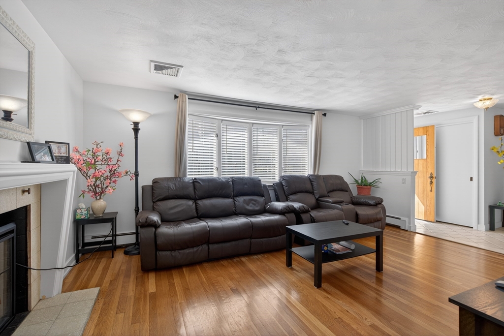 4 Park River Street Needham, MA 02494 - Photo 13 of 41