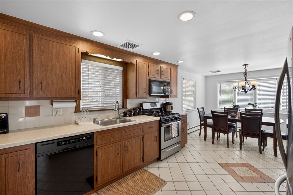 4 Park River Street Needham, MA 02494 - Photo 21 of 41