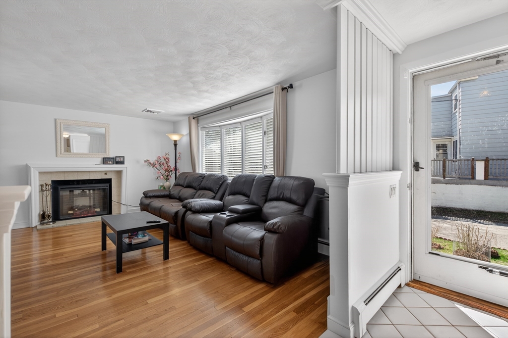 4 Park River Street Needham, MA 02494 - Photo 10 of 41