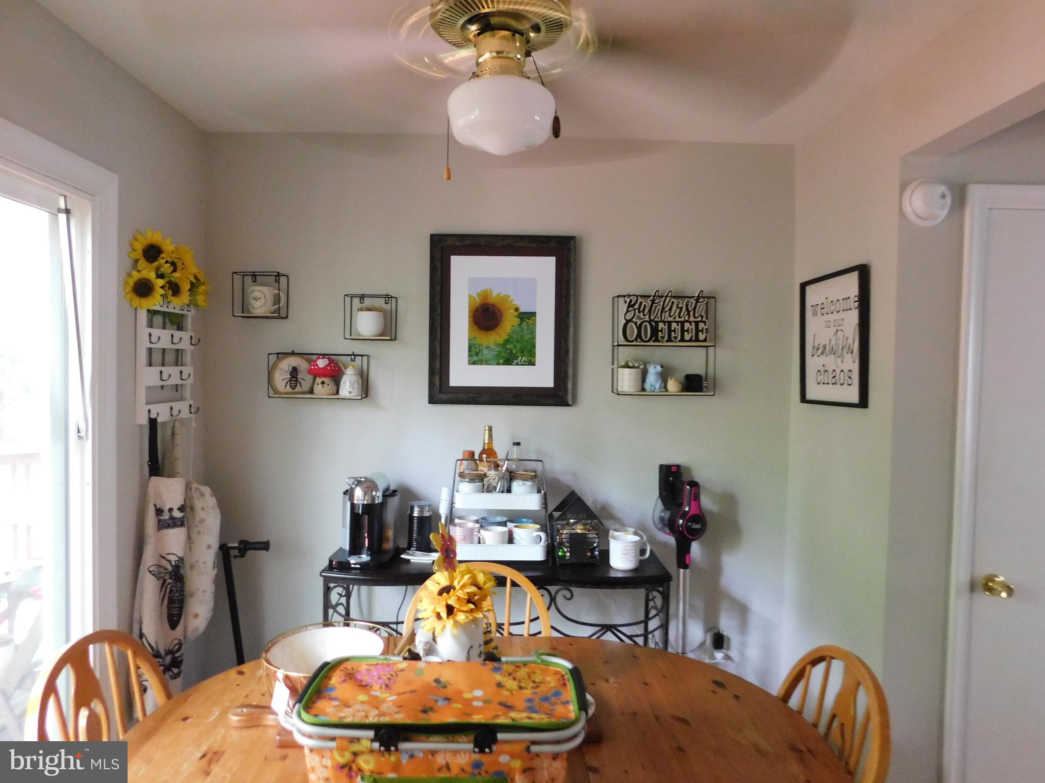 6597 Davis Ford Road Manassas, VA 20111 - Photo 4 of 8 Dining Area