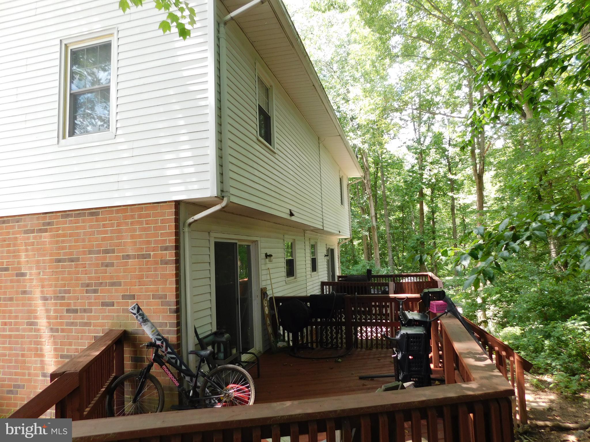 6597 Davis Ford Road Manassas, VA 20111 - Photo 8 of 8 Large Deck