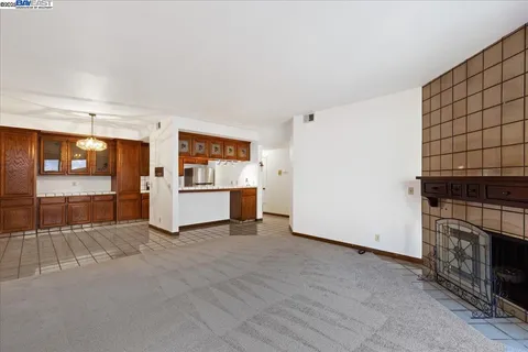 $475,000 | 25912 Hayward Boulevard, Unit 204, Hayward, CA 94542