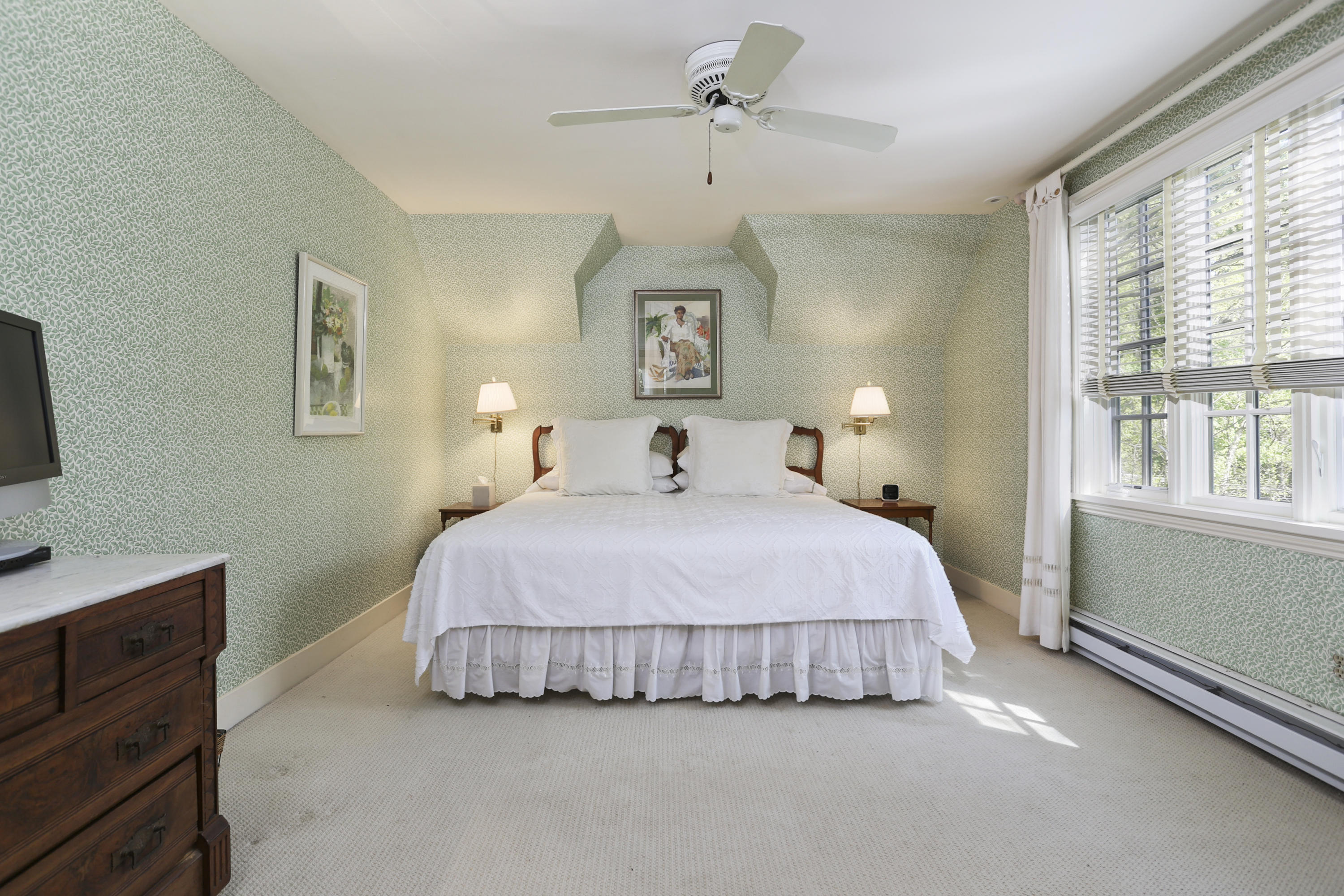 5 Meadowbrook Road Darien, CT 06820 - Photo 25 of 40 a bedroom with a bed and a window