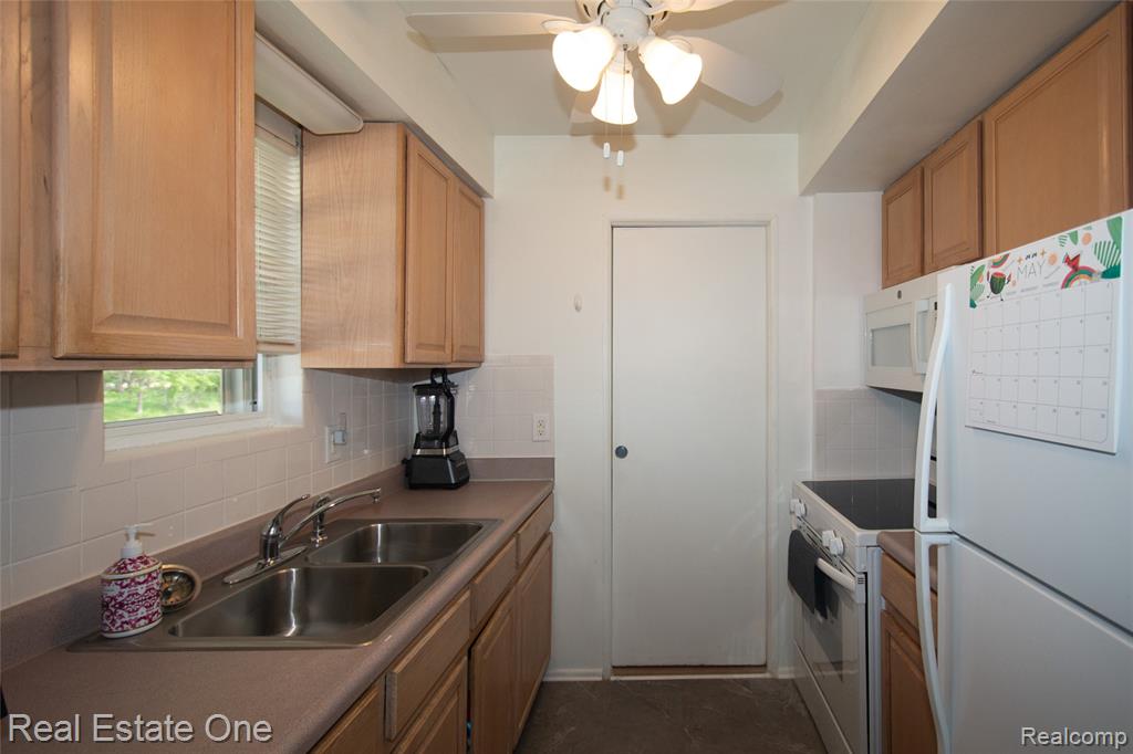 26955 Milford Road, Unit 24 New Hudson, MI 48165 - Photo 6 of 26