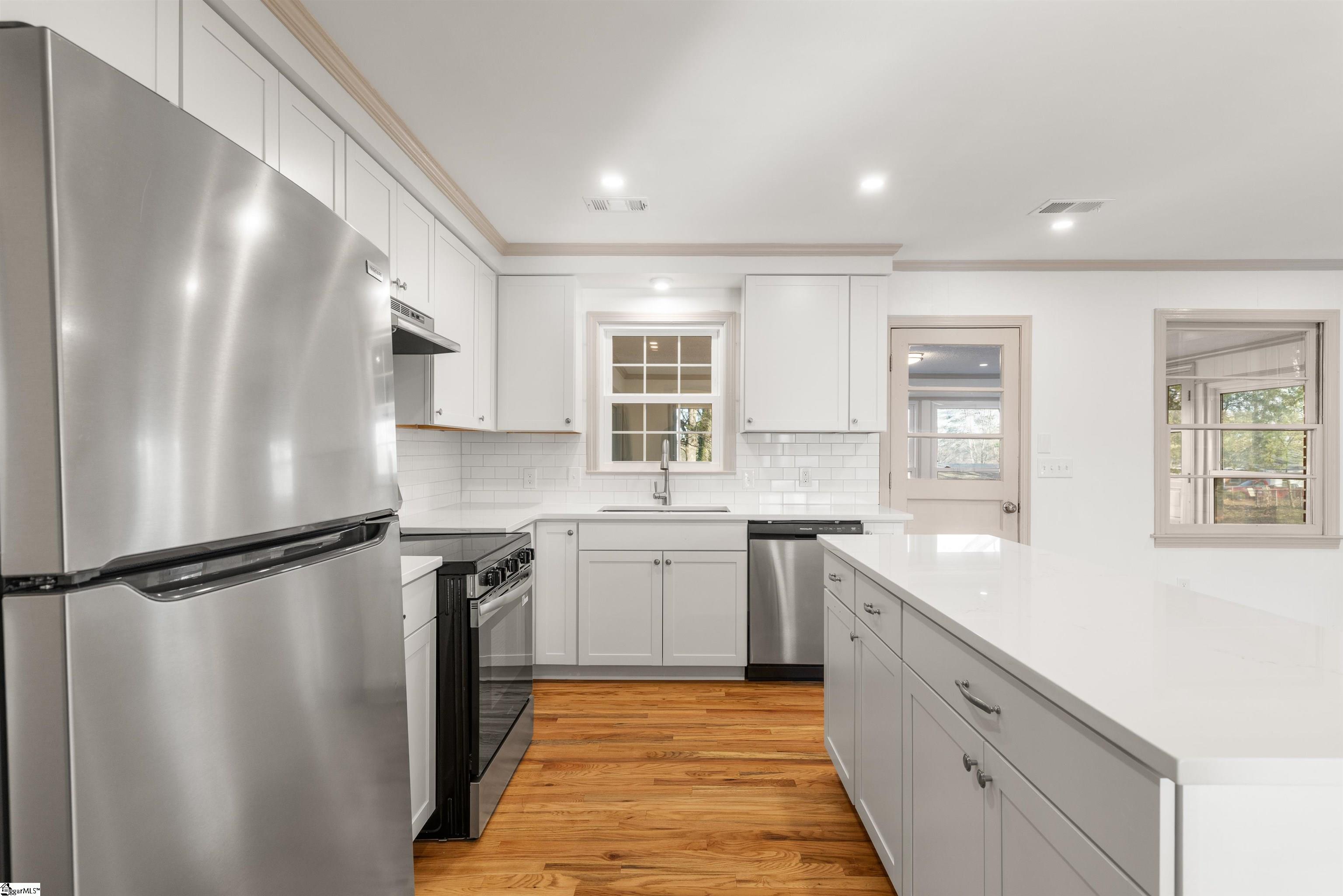 1 Alpine Drive Taylors, SC 29687 - Photo 11 of 37