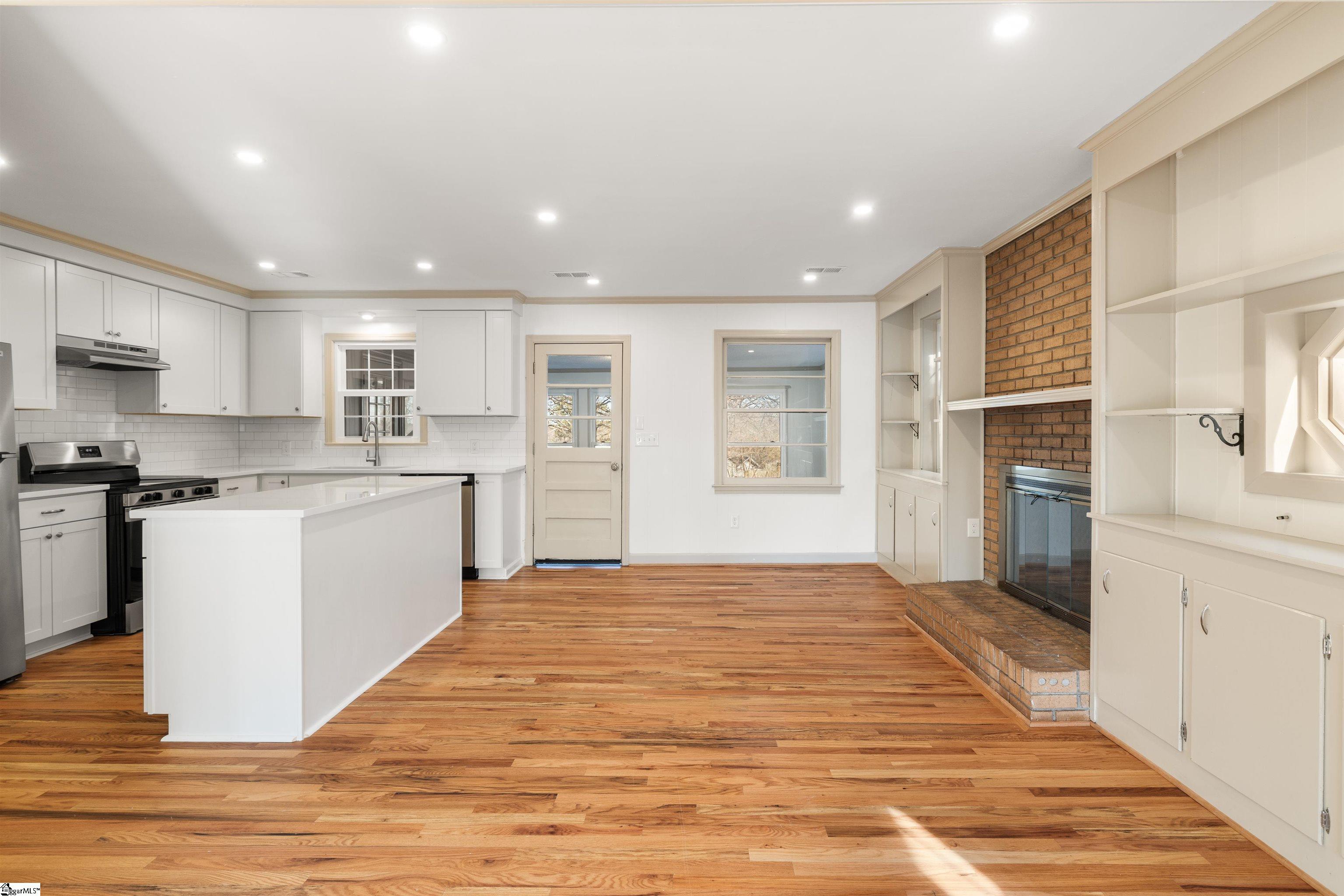 1 Alpine Drive Taylors, SC 29687 - Photo 7 of 37