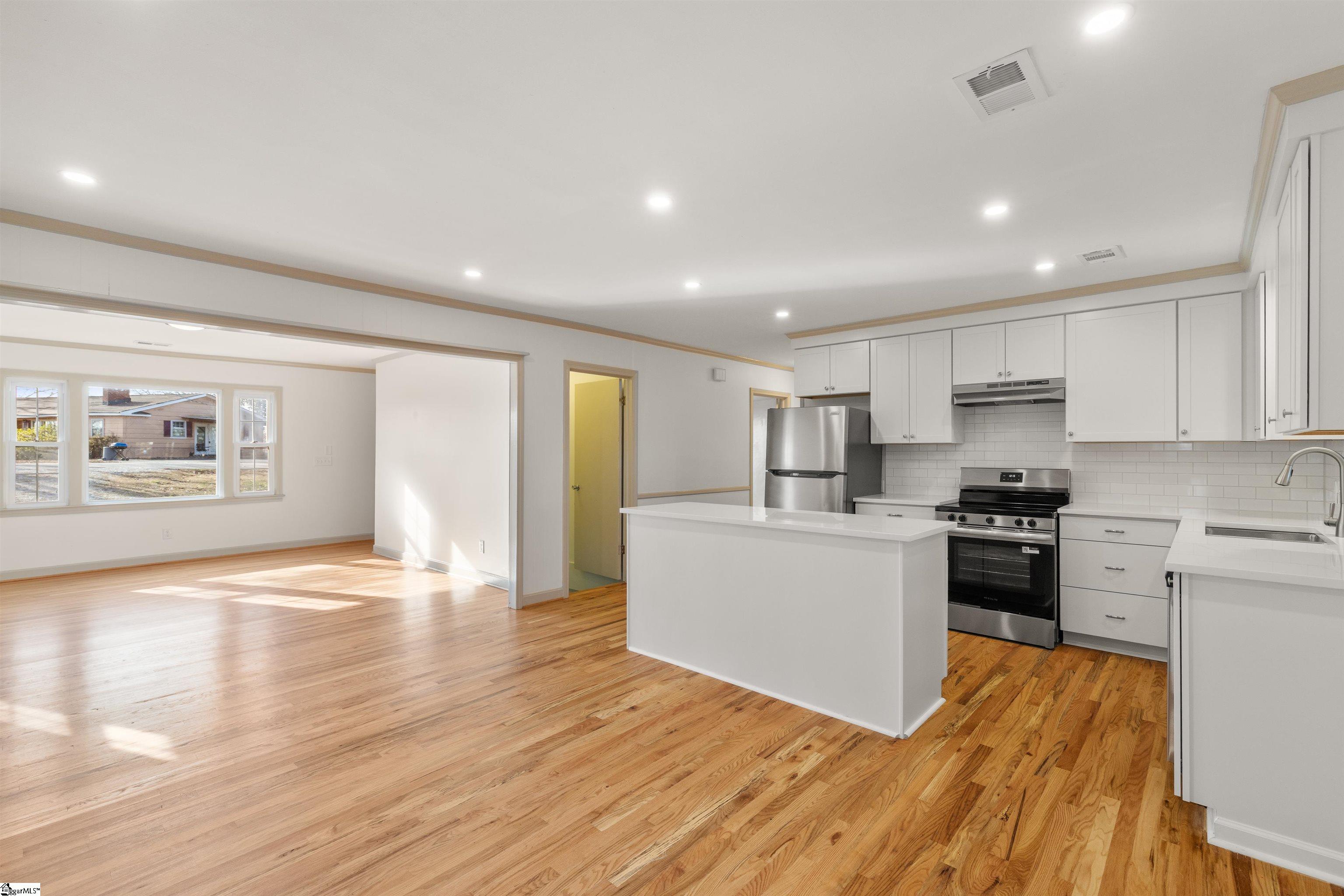 1 Alpine Drive Taylors, SC 29687 - Photo 9 of 37