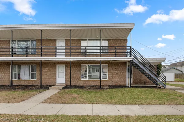 $1,290 | 3615 4th Street, Wyandotte, MI 48192