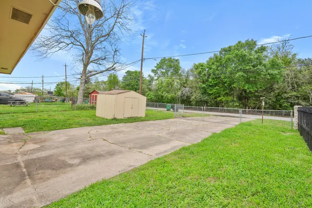 a view of a outdoor space