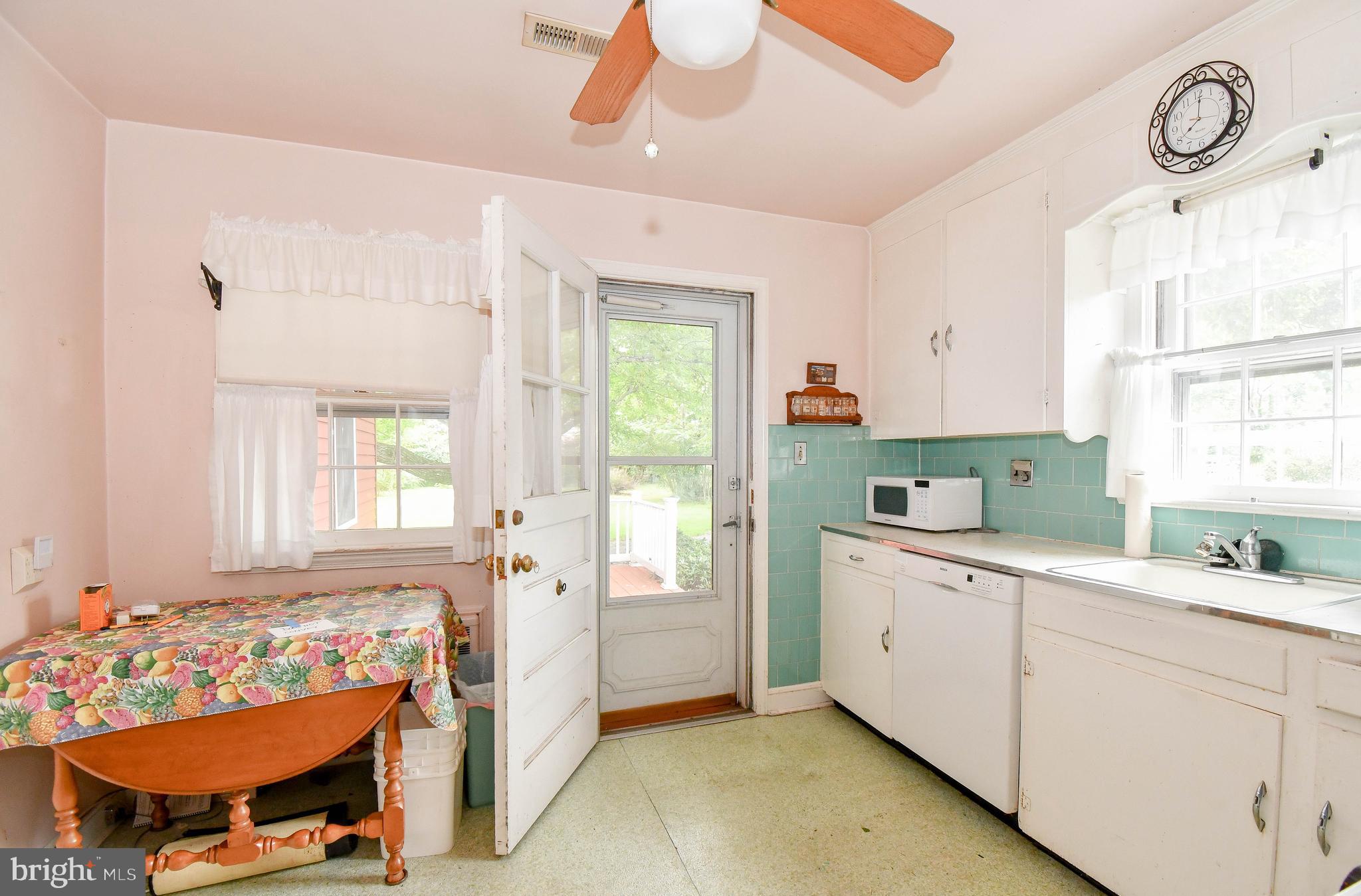 8925 Sudley Road Manassas, VA 20110 - Photo 11 of 33 Kitchen