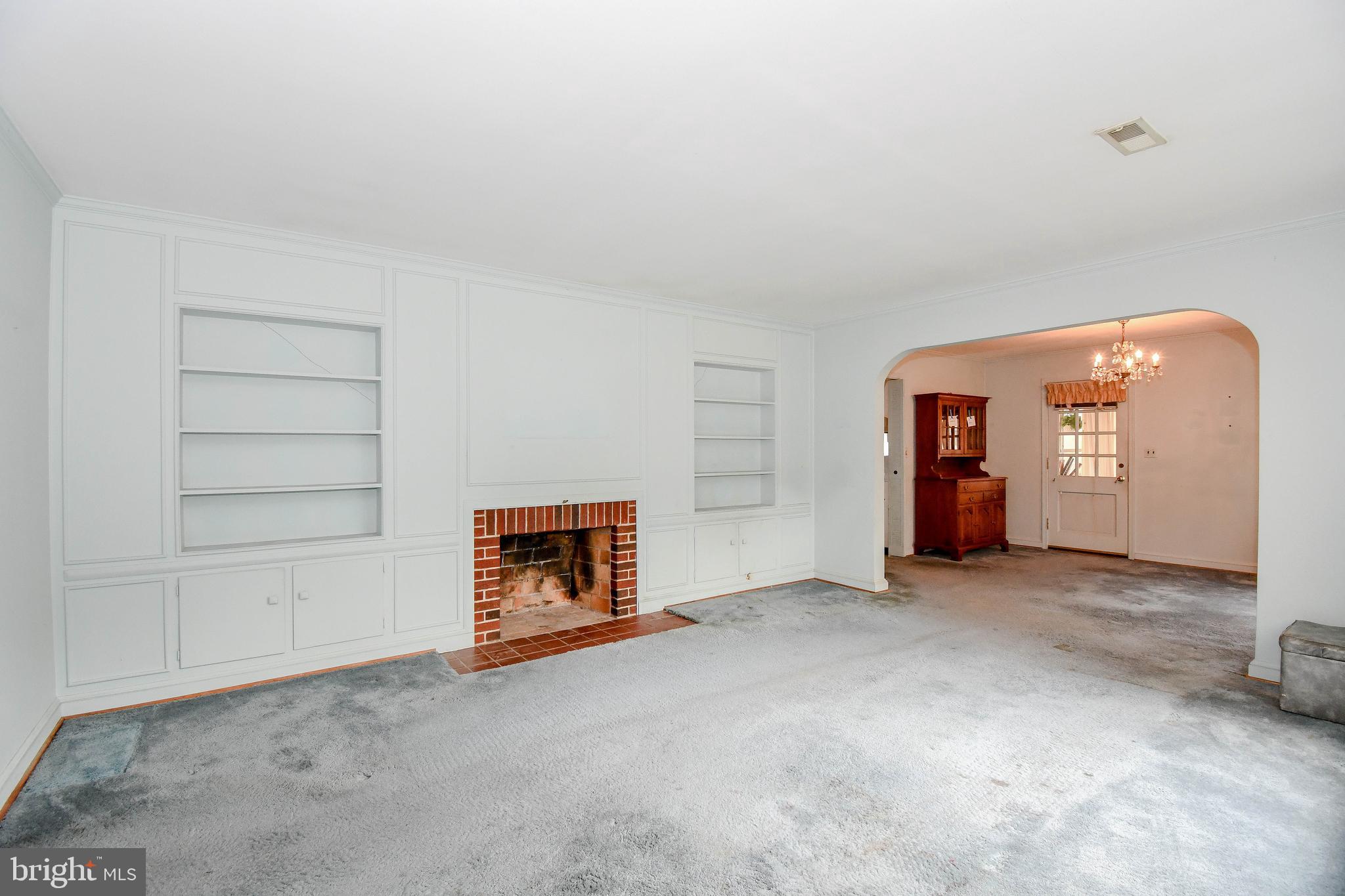 8925 Sudley Road Manassas, VA 20110 - Photo 6 of 33 Formal living room