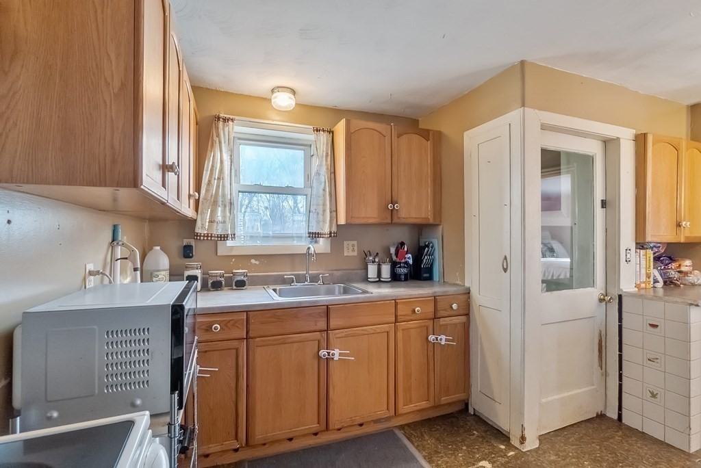 25 Plum Street Springfield, MA 01109 - Photo 12 of 35 Gallery Image 12