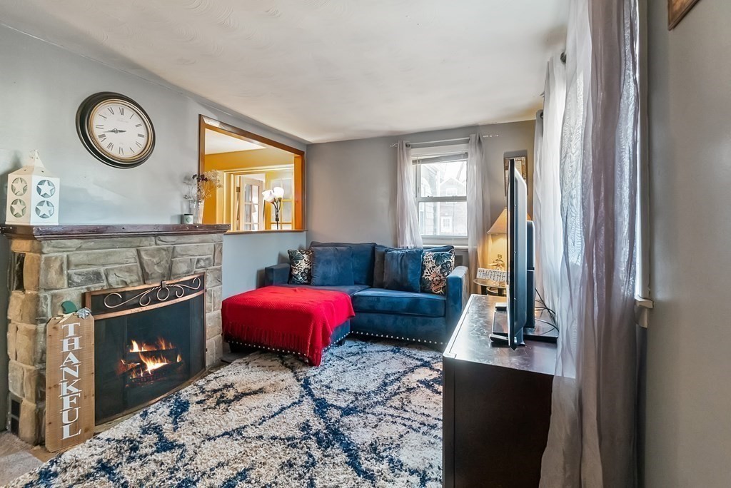 25 Plum Street Springfield, MA 01109 - Photo 4 of 35 Gallery Image 4