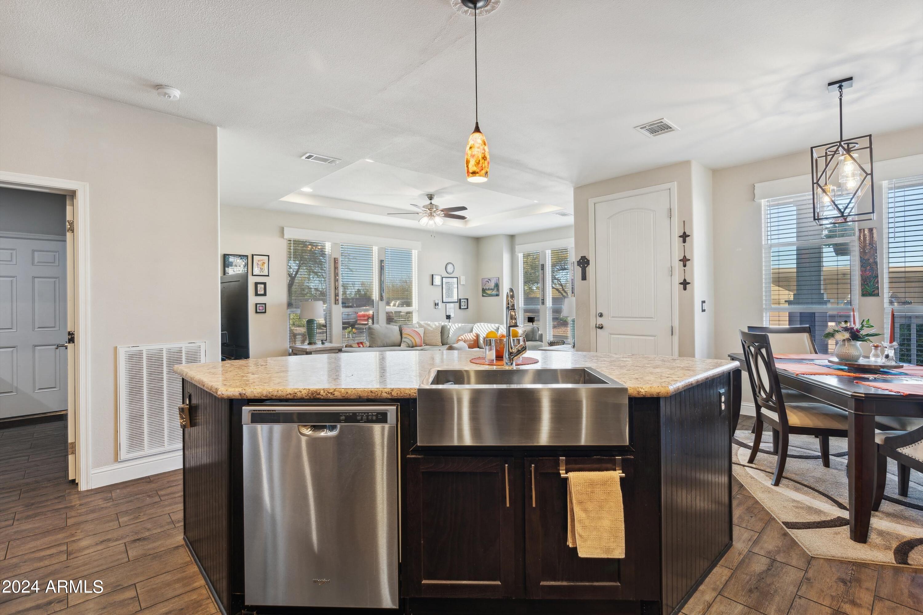3301 South Goldfield Road, Unit 2023 Apache Junction, AZ 85119 - Photo 3 of 17 06-DSC08016