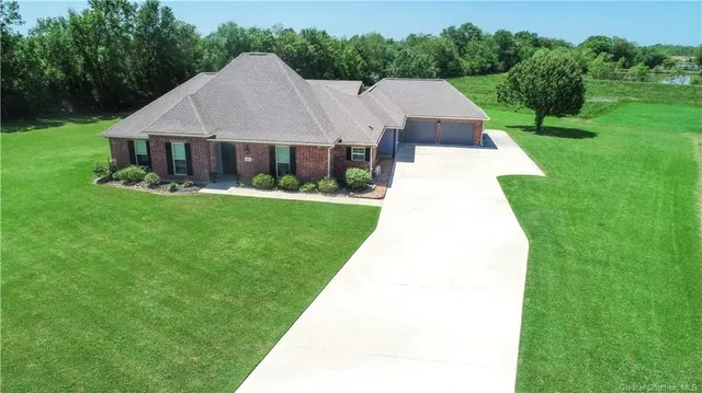 $639,000 | 5931 South 40 Court, Iowa, LA 70647