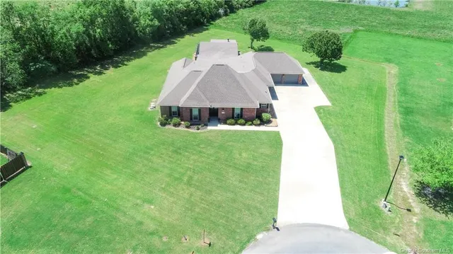 $639,000 | 5931 South 40 Court, Iowa, LA 70647