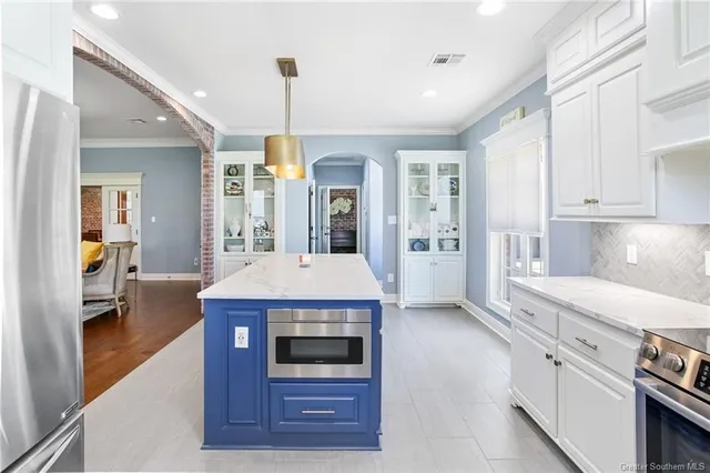 $639,000 | 5931 South 40 Court, Iowa, LA 70647