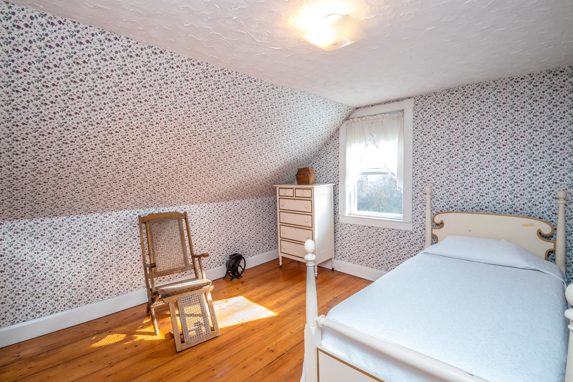 243 West Main Street Lunenburg, VT 05906 - Photo 28 of 35
