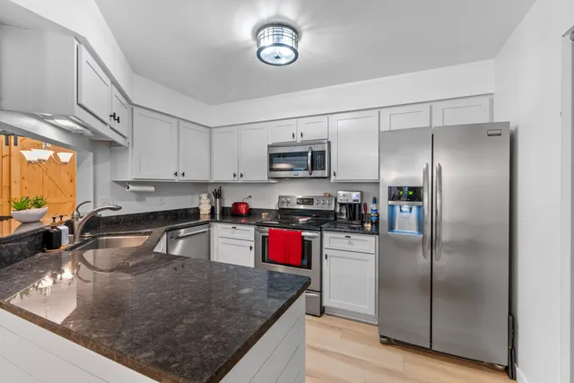 $225,000 | 116 East Freistadt Road, Unit B, Thiensville, WI 53092