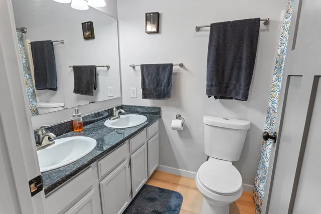 $225,000 | 116 East Freistadt Road, Unit B, Thiensville, WI 53092